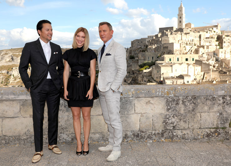 No Time To Die Director Cary Joji Fukunaga with Daniel Craig, La Seydoux 