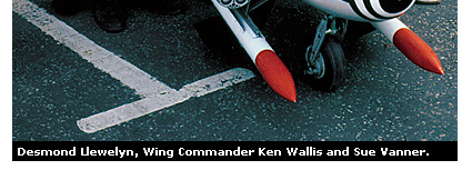 Desmond Llewelyn, Sue Vanner and Wing Commander Ken Wallis