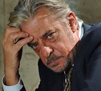 Rene Mathis (Giancarlo Giannini)