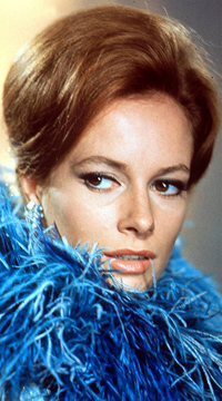 Fiona Volpe (Luciana Paluzzi)