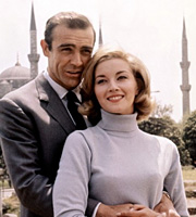 Sean Connery and Daniela Bianchi in From Russia With Love (1963)