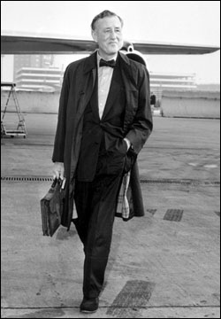 Ian Fleming - Boscobel airport to be renamed after James Bond author
