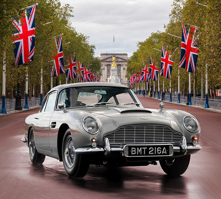 James Bond Aston Martin DB5 on The Mall in front of Buckingham Palace