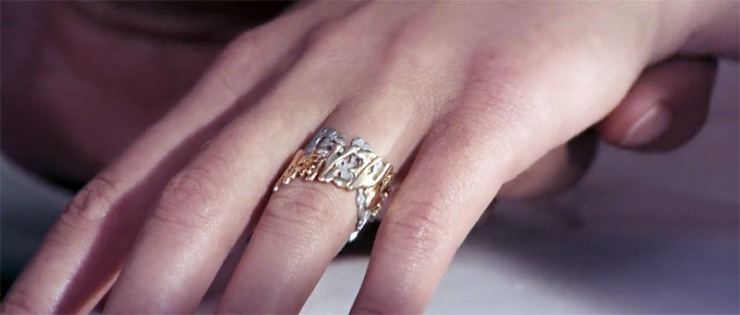 Diana Ring wears the All the Time in the World wedding ring in On Her Majesty's Secret Service (1969)