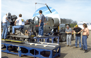 Filming the pre-credit sequence of Tomorrow Never Dies (1997)