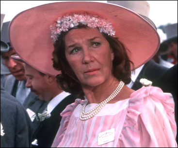 Lois Maxwell ad Miss Moneypenny in A View To A Kill (1985)