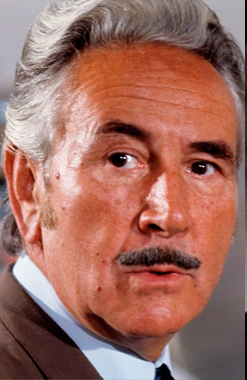 Joseph Furst as Professor Dr Metz