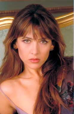 Sophie Marceau as Elektra King